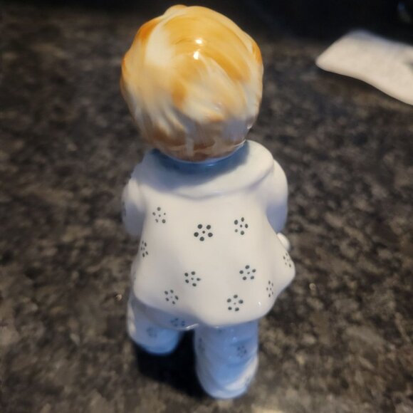 Vintage Porcelain Boy Figurine Holding Sword & Key - Picture 4 of 14